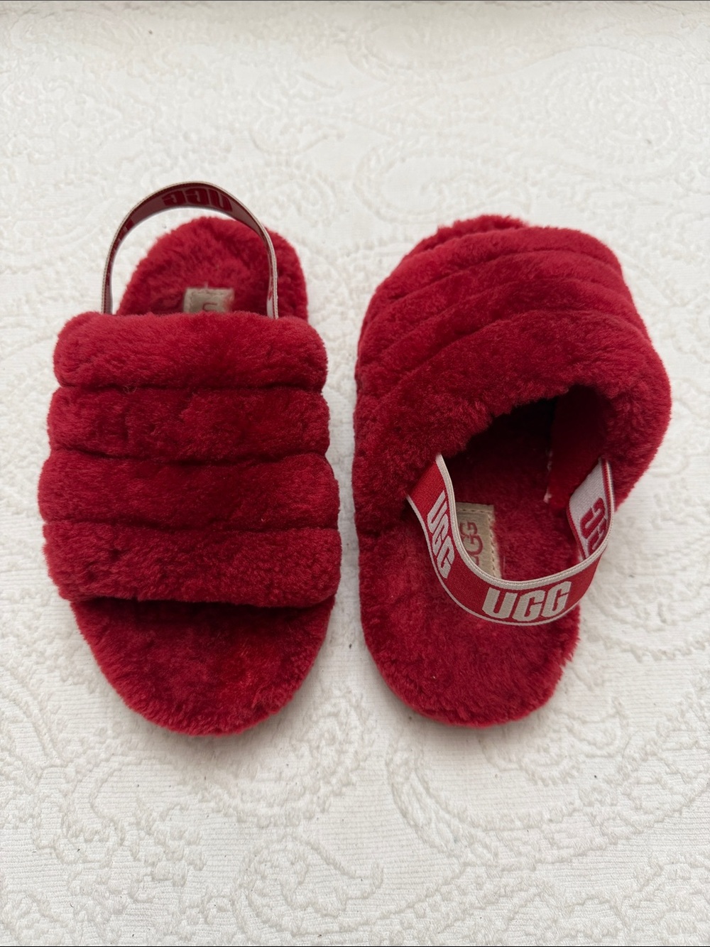 UGG Fluff Yeah Slide Red Plush Slippers Kids Size 4 (big girls)